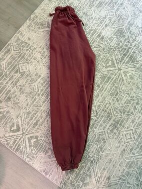 Daily Drills Unisex Joggers in Wine